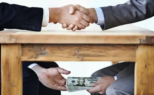 Rentables picardías para robarle al Estado (desde el mismo Estado) cuellocorbata