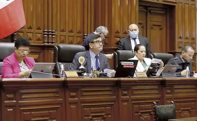 ¡Autocastración del Congreso!